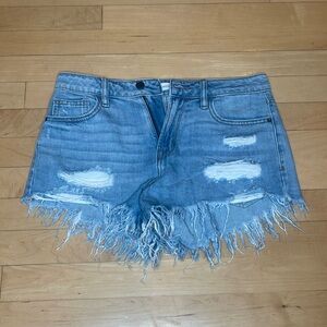 HIDDEN Jean Shorts ~ Style: [Finn] Light Wash Super Frayed Shorts. Size small.